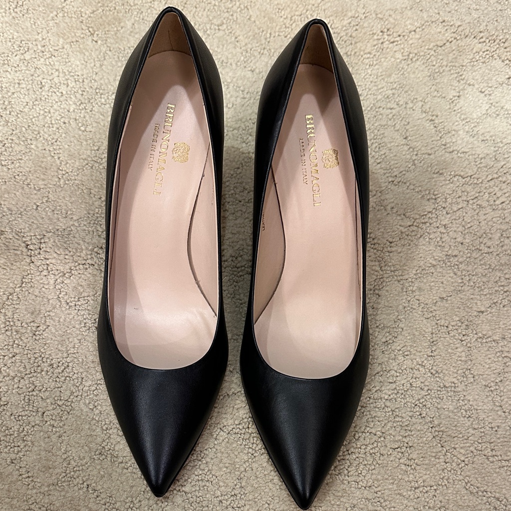 New Bruno Magli Leather Black Pointed Toe Heels. Size 8.5.